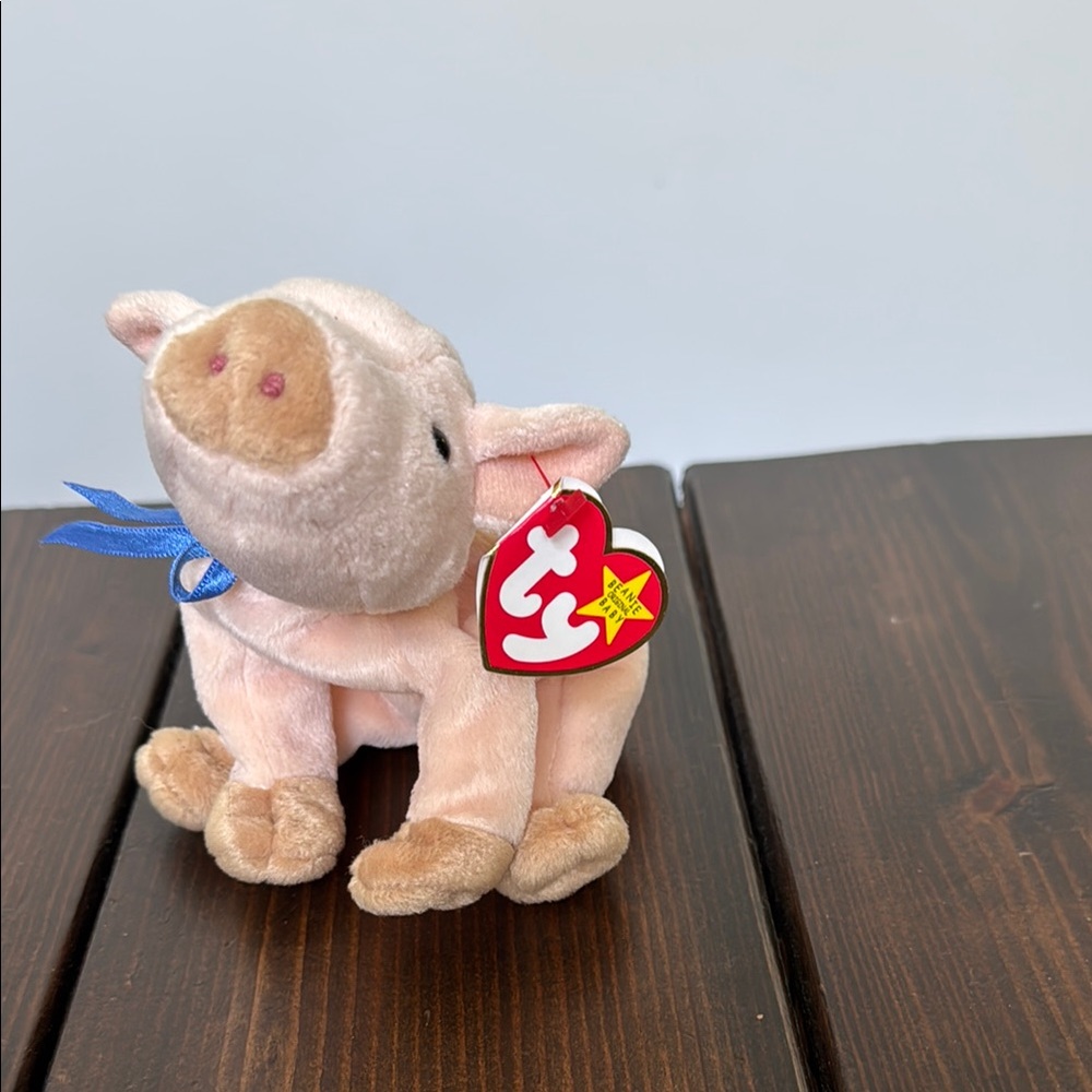 Beanie Baby Knuckles Ty Pig Plush with Blue Ribbon